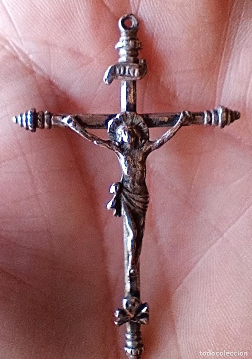 Antig&uuml;edades: Precioso crucifijo de plata del s. XIX.