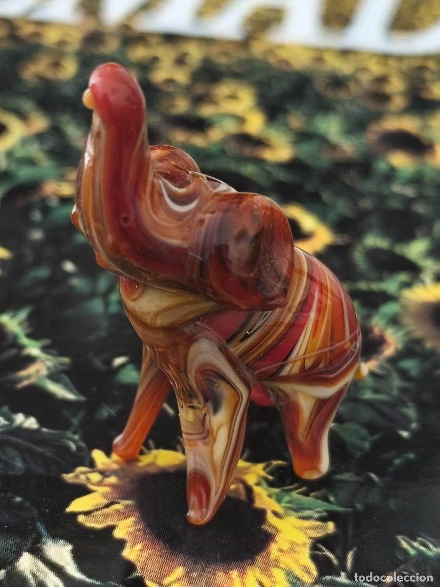 Antig&uuml;edades: Peque&ntilde;o elefante jaspeado de vidrio. Murano?