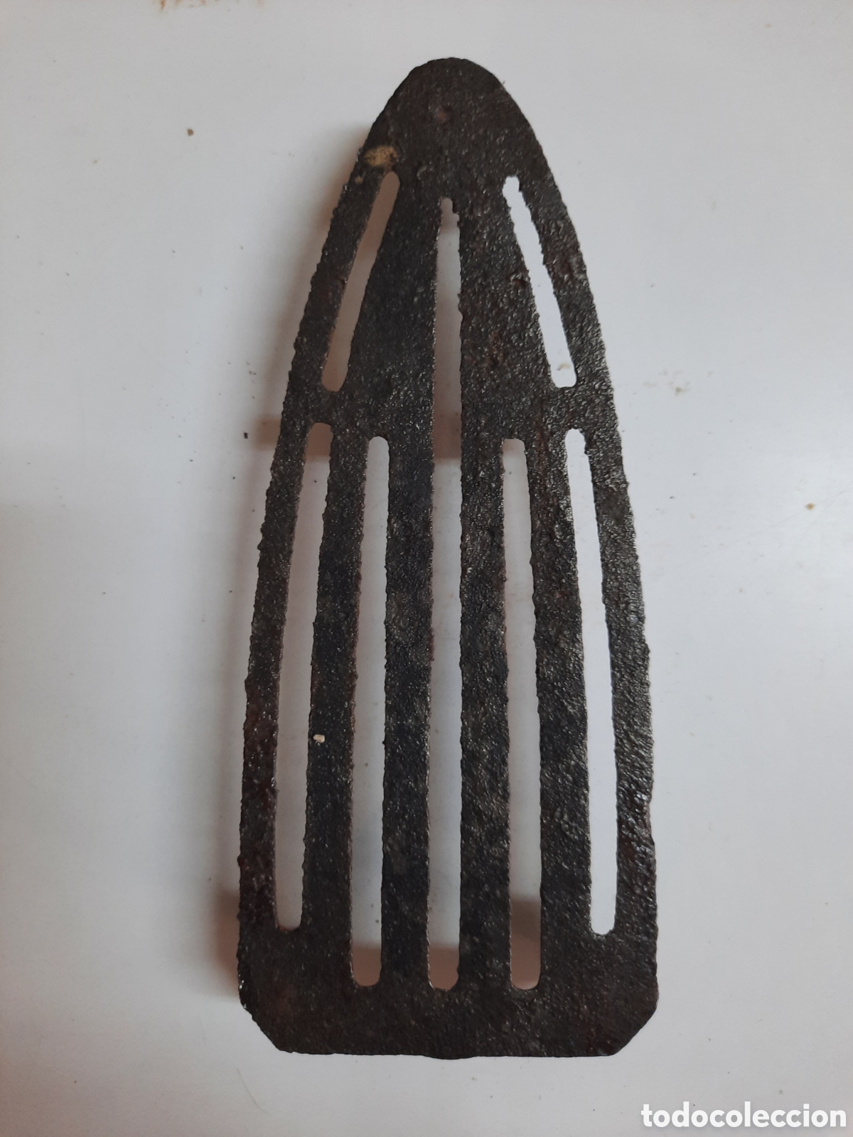 Antig&uuml;edades: Antiguo planchero o soporte para plancha de hierro