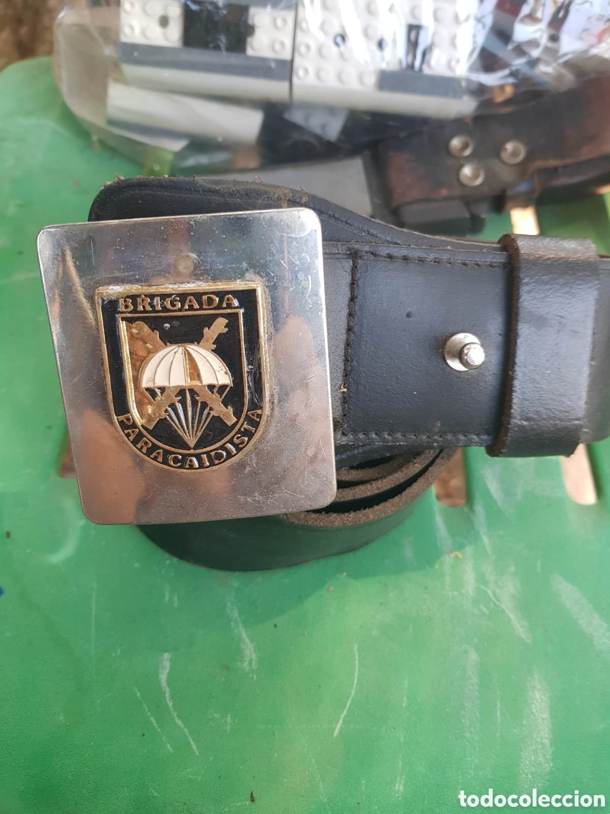 Antig&uuml;edades: ANTIGUO CINTUR&Oacute;N MILITAR DE LA BRIGADA PARACAIDISTA DE CUERO