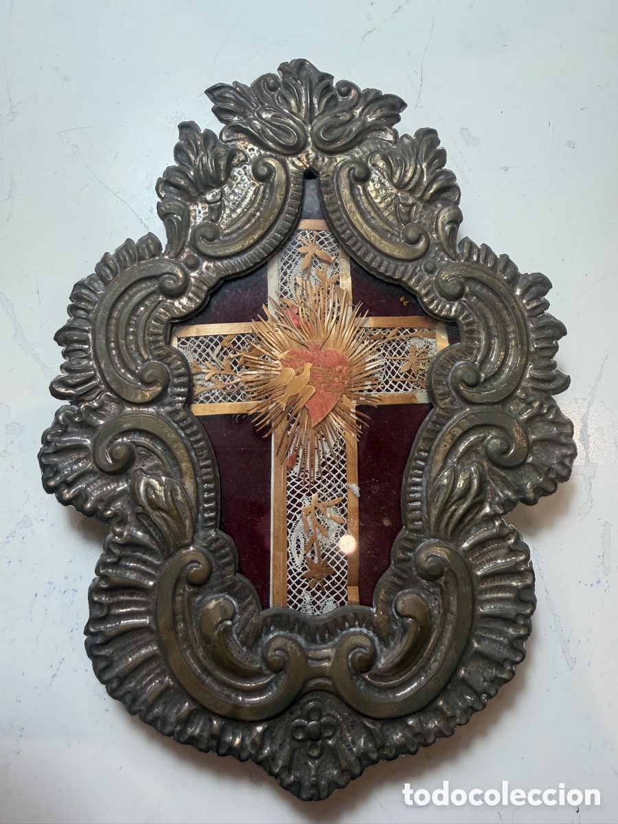 Antig&uuml;edades: Relicario Coraz&oacute;n Sagrado Cruz Paja
