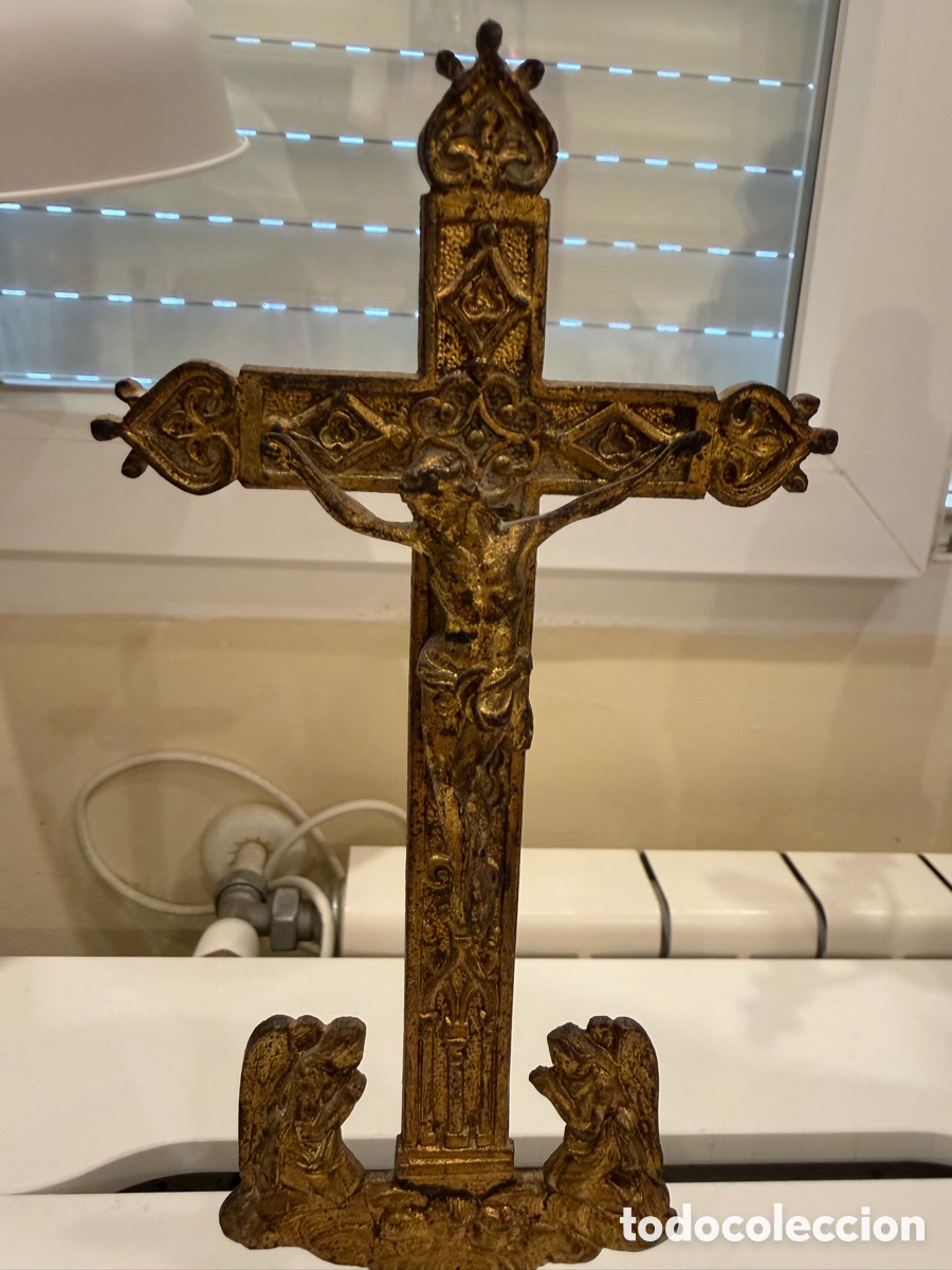 Antig&uuml;edades: Cruz de altar dorada y opalina, S. XIX - Foto 3