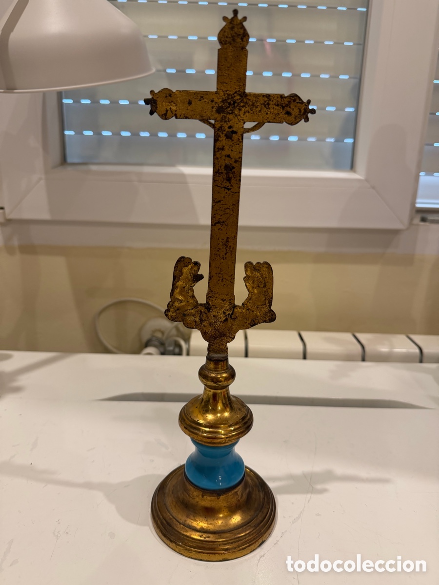 Antig&uuml;edades: Cruz de altar dorada y opalina, S. XIX - Foto 5