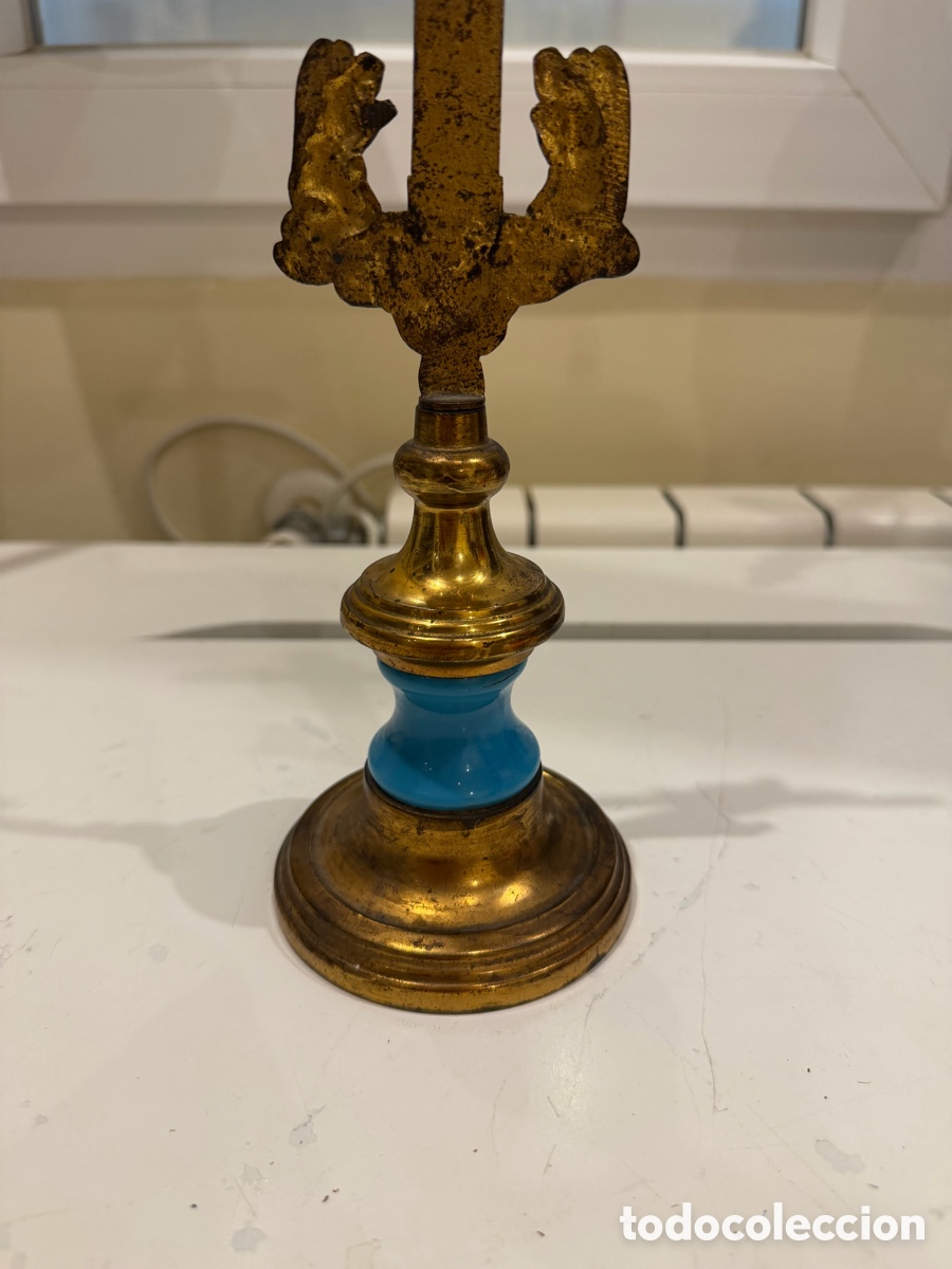 Antig&uuml;edades: Cruz de altar dorada y opalina, S. XIX - Foto 7