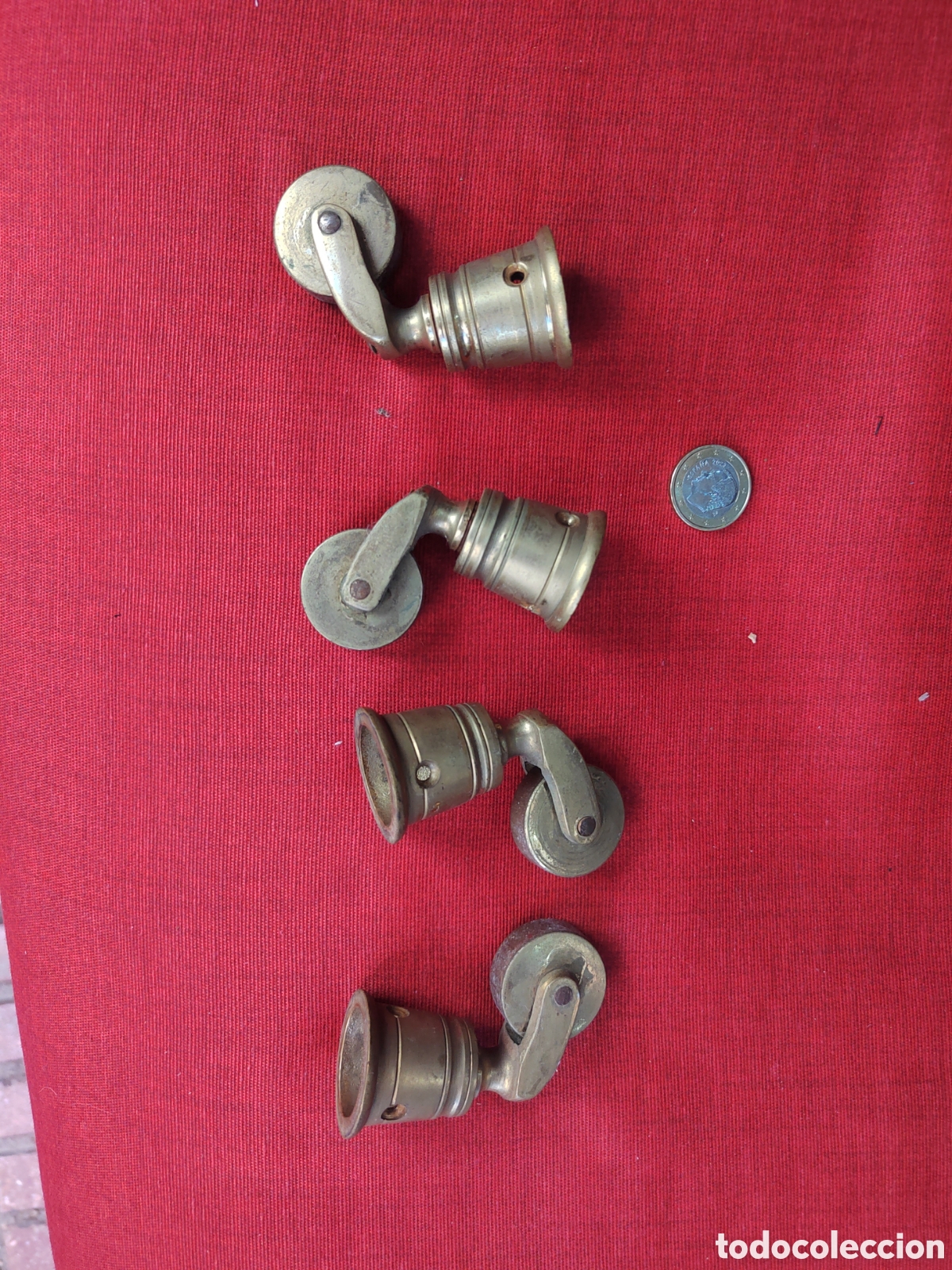 Antig&uuml;edades: Cuatro ruedas antiguas de bronce