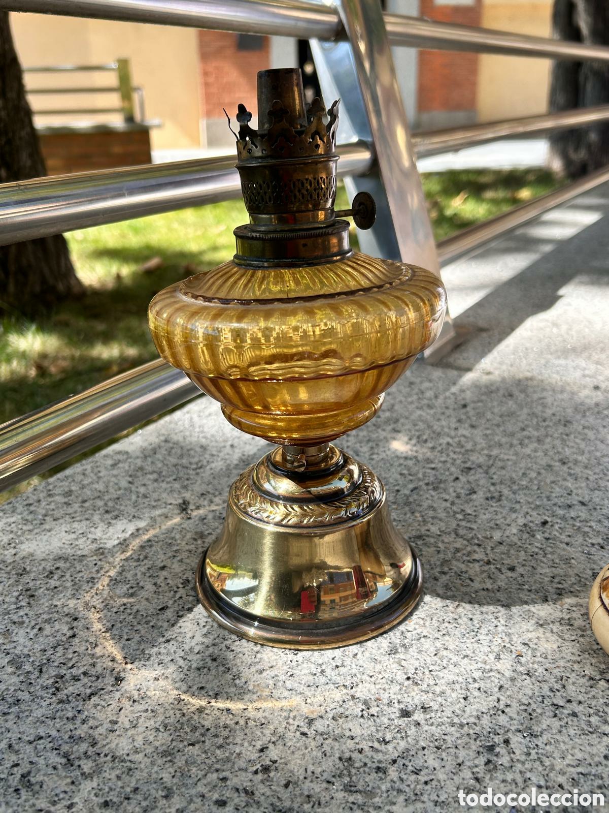 Antig&uuml;edades: Quinqu&eacute; dep&oacute;sito de cristal.
