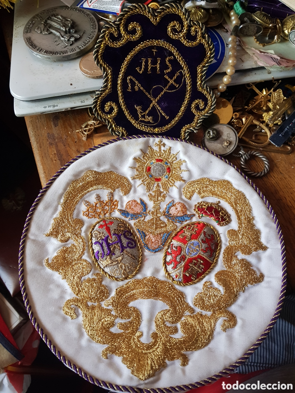 Antig&uuml;edades: ANTIGUOS PARCHES BORDADOS HILO DE ORO RELIGIOSOS COFRAD&Iacute;AS