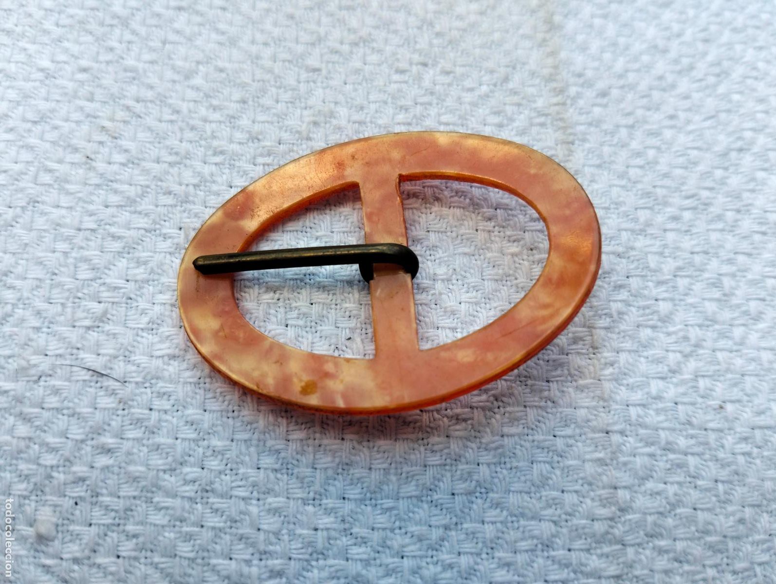 Antiguidades: Hebilla antigua de cintur&oacute;n pasta o pl&aacute;stico color naranja a&ntilde;os 50-60