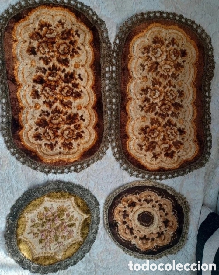 Antig&uuml;edades: Lote de 4 tapetes vintage florales con pasamaner&iacute;a &ndash; diferentes tama&ntilde;os