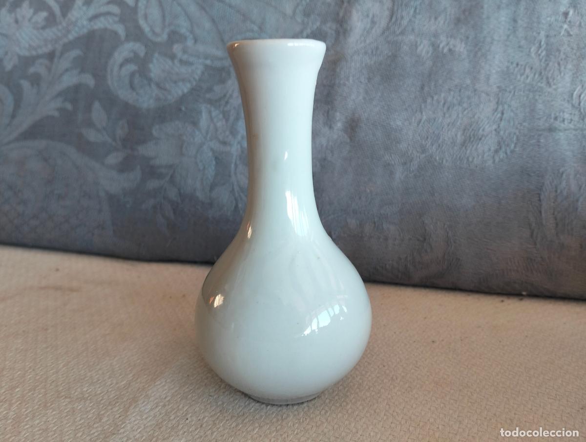 Antiquit&auml;ten: Jarr&oacute;n florero de porcelana blanca peque&ntilde;o tama&ntilde;o de los a&ntilde;os 60