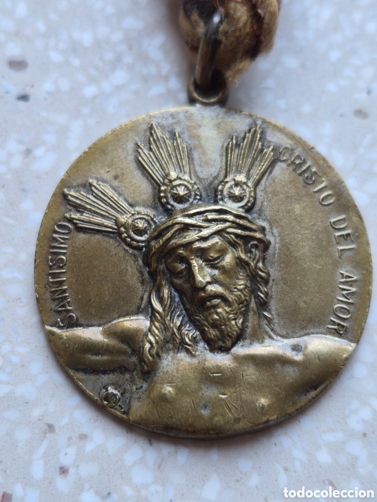 Antig&uuml;edades: Medalla Bronce Cristo del Amor Hermandad Sagrada Entrada en Jerusalen - Semana Santa Sevilla .