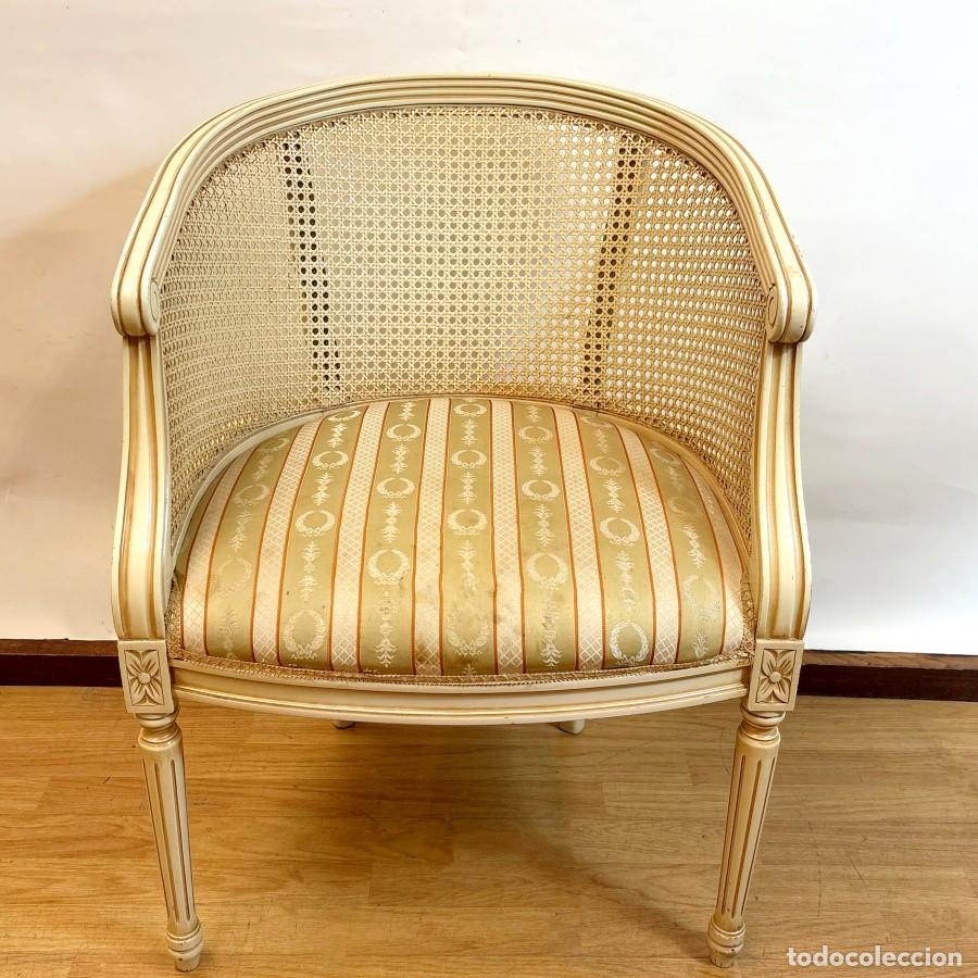 Antig&uuml;edades: Sill&oacute;n Cl&aacute;sico con Rejilla