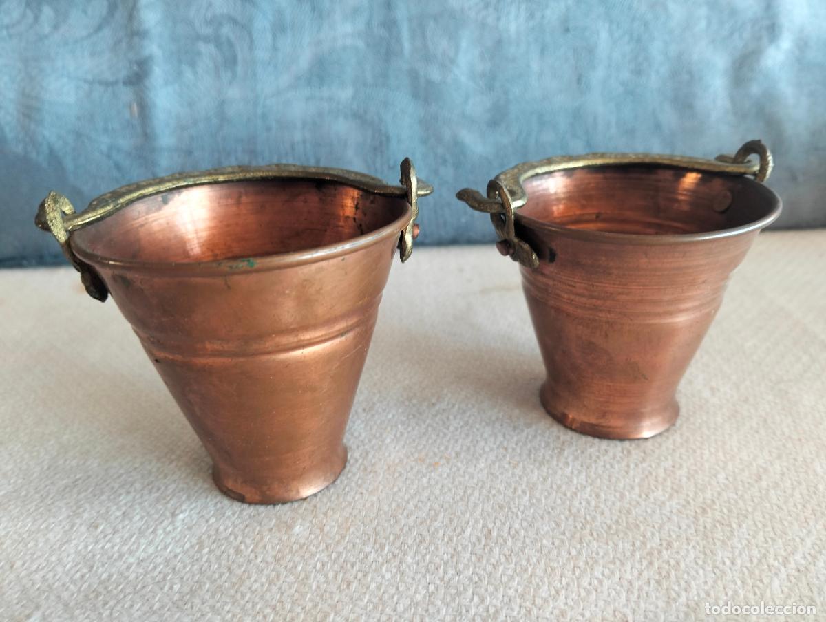Antiques: 2 cubo cubos de cobre y asa de lat&oacute;n objeto miniatura decorativo de los a&ntilde;os 60-70