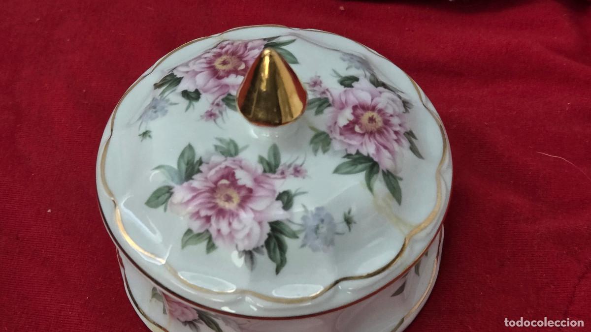 Antig&uuml;edades: caja de porcelana firmada