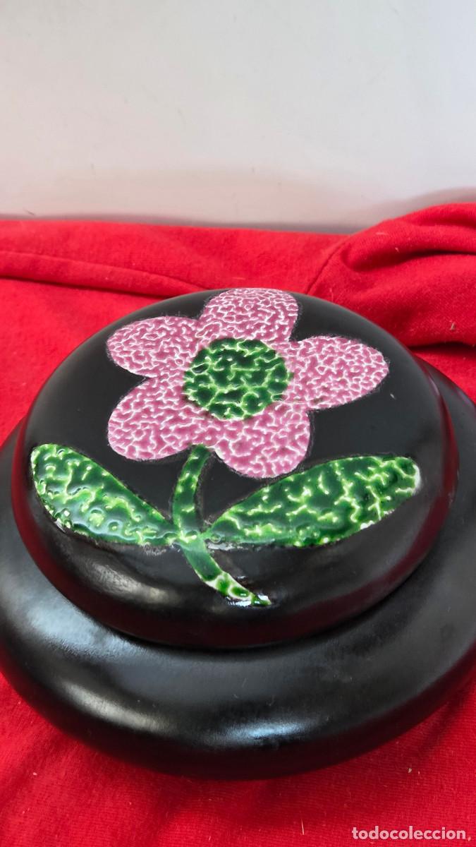 Antig&uuml;edades: caja de ceramica negra