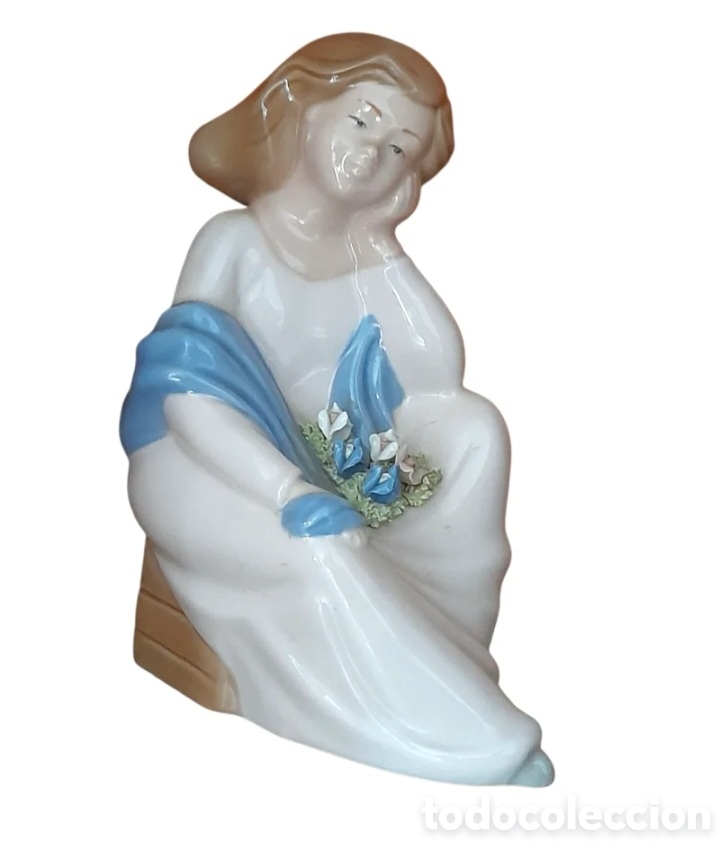 Antig&uuml;edades: Figura de porcelana Torrabla &ndash; Mujer con flores &ndash; Made in Spain