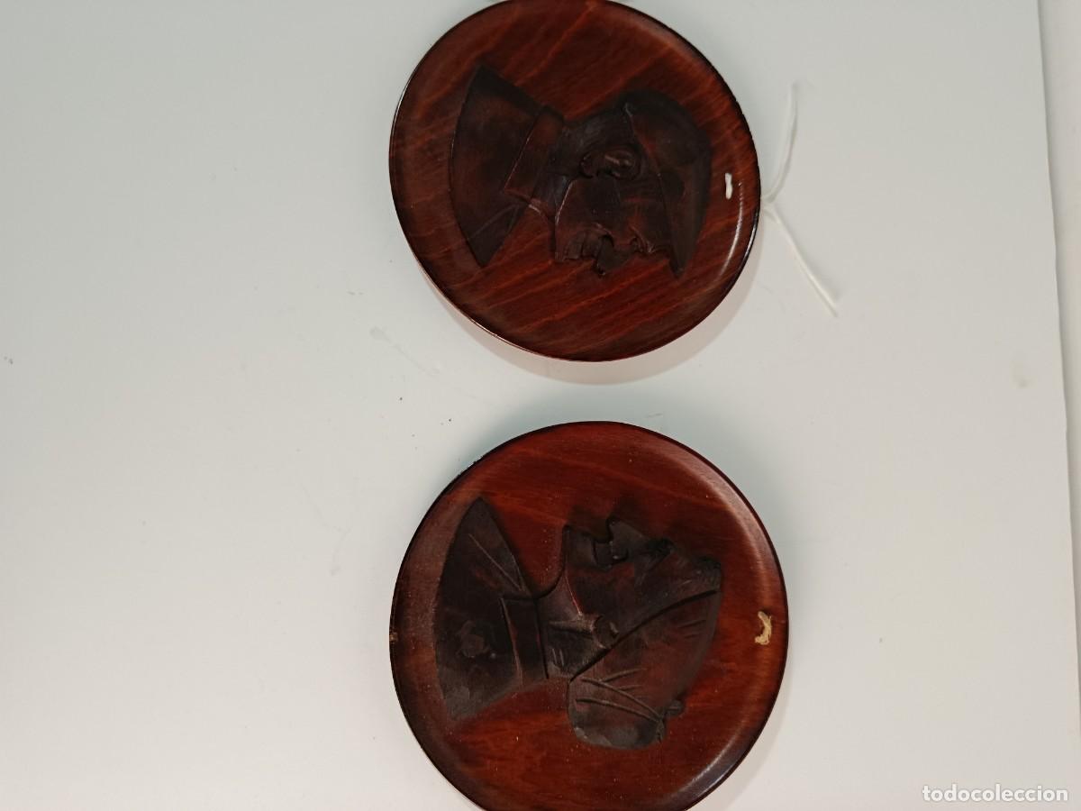 Antig&uuml;edades: DOS PLATOS VASCOS BIDASOA DE MADERA - Foto 5