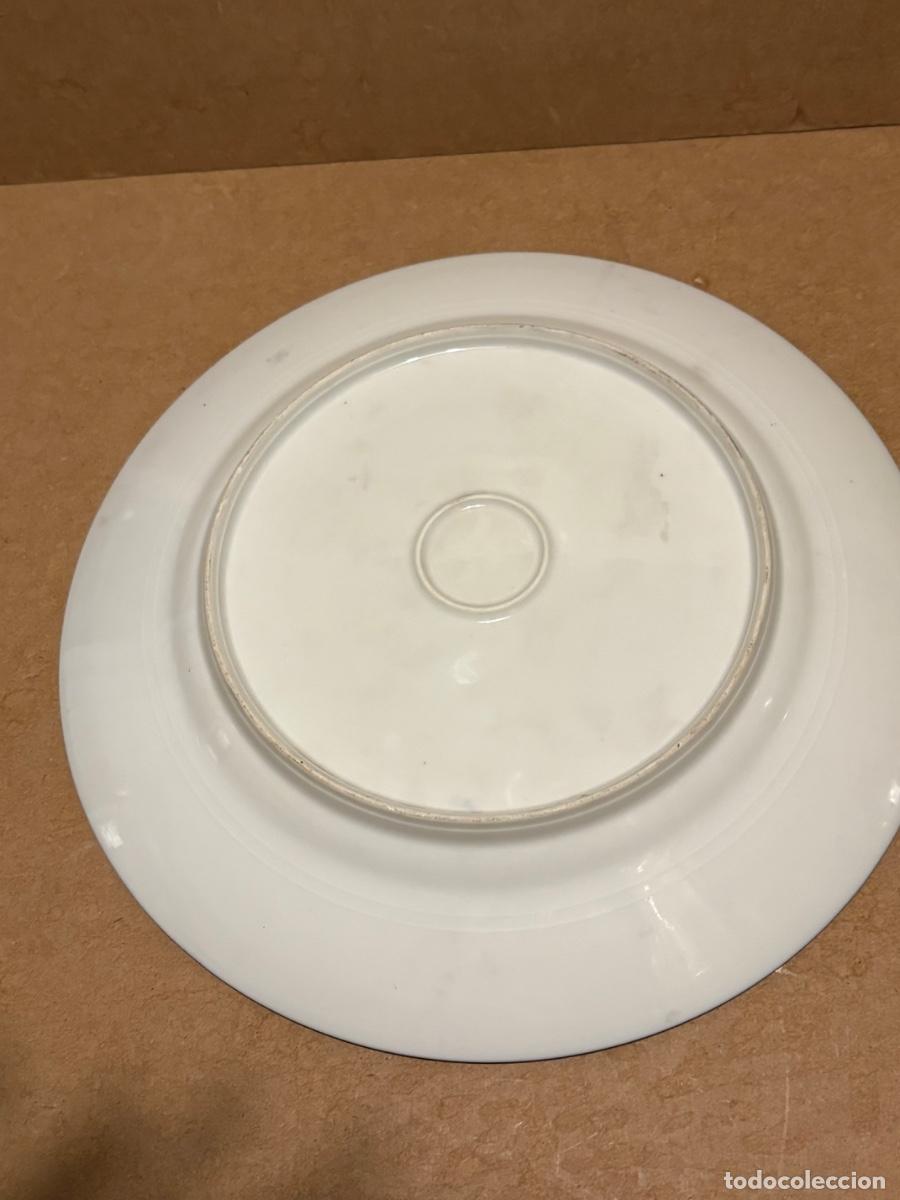Antig&uuml;edades: Plato de porcelana de Limoges - Foto 7