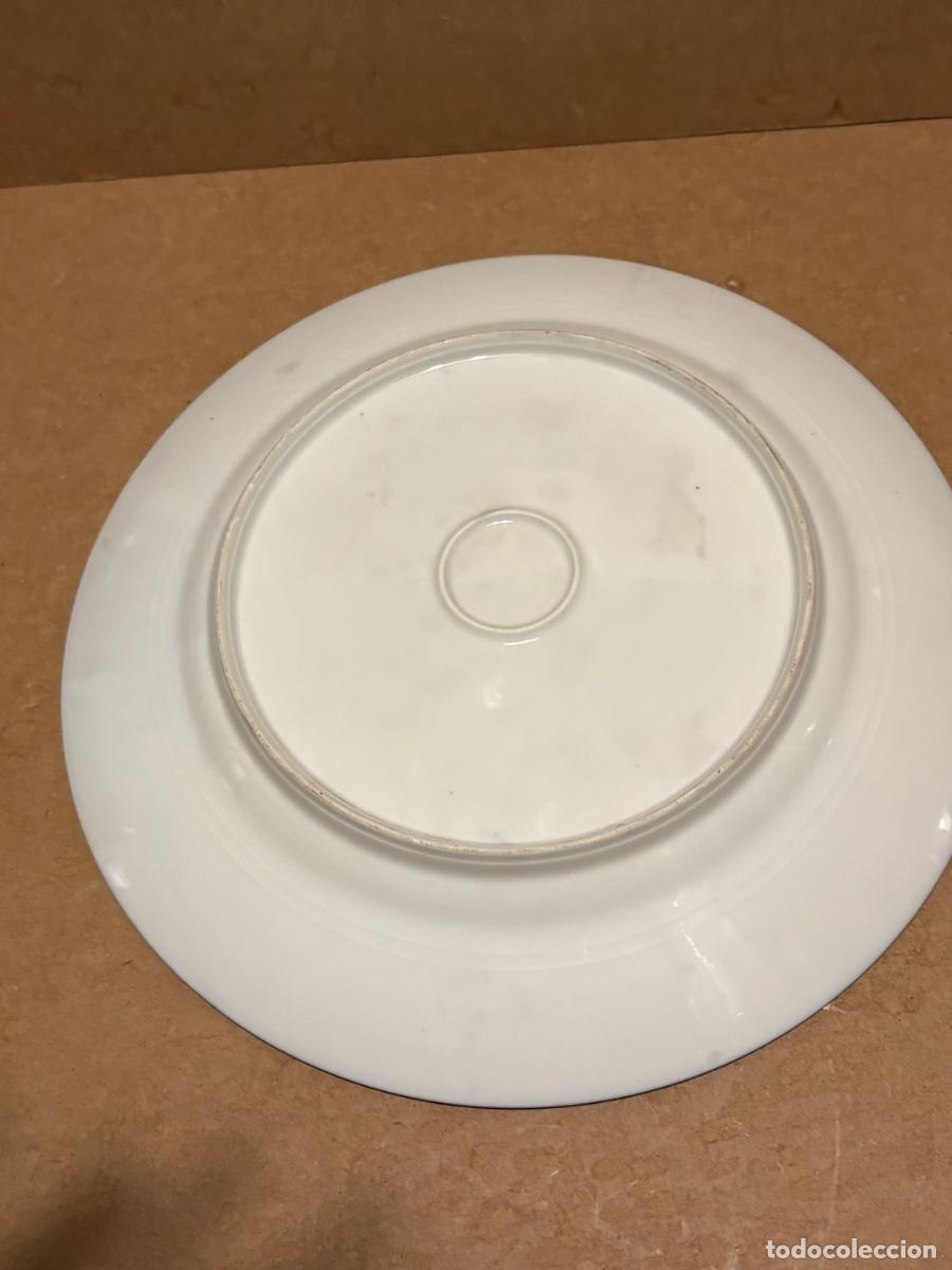 Antig&uuml;edades: Plato de porcelana de Limoges - Foto 8