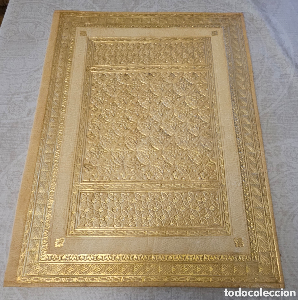 Antig&uuml;edades: Antigua Carpeta Portafolios Doble en Cuero Repujado y Pan de Oro de 22k - Estilo Arabesco / Protecto