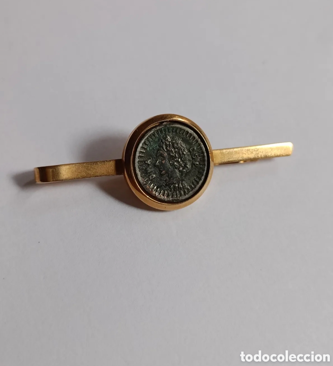 Antig&uuml;edades: Antiguo pasador de corbata sujetacorbatas con moneda reproducci&oacute;n antigua en ba&ntilde;o dorado