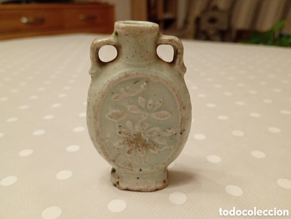Antig&uuml;edades: Tabaquera china, Longquan Celadon vidriado. Snuff Bottle. Bote rap&eacute;. Perfumero. &iquest;Siglo XIX?