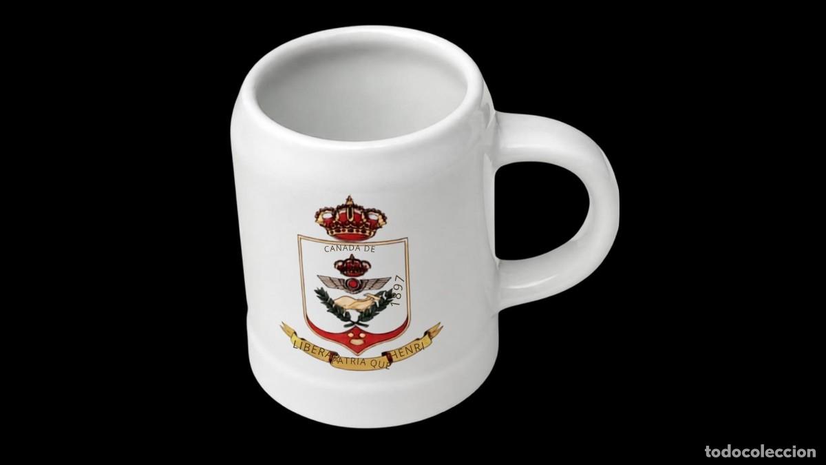 Antig&uuml;edades: TAZA DE PORCELANA VINTAGE CON ESCUDO MILITAR CONMEMORATIVO &rdquo;1897&rdquo; - JARRA DE COLECCI&Oacute;N