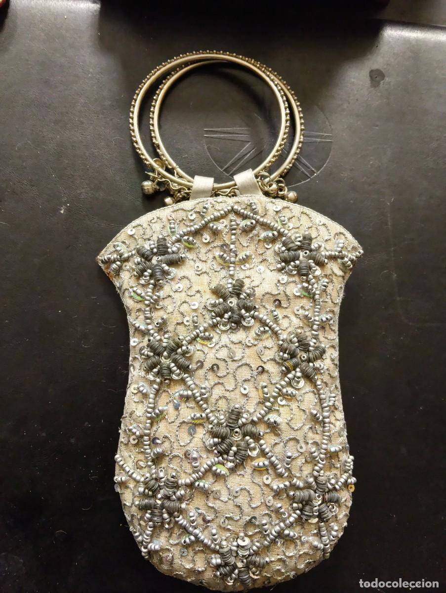 Antig&uuml;edades: EL BOLSITO SE LA ABUELA EMILIA - ANTIGUO BOLSO DE MANO CON SEDA BORDADO CON CANUTILLOS Y LENTEJUELAS