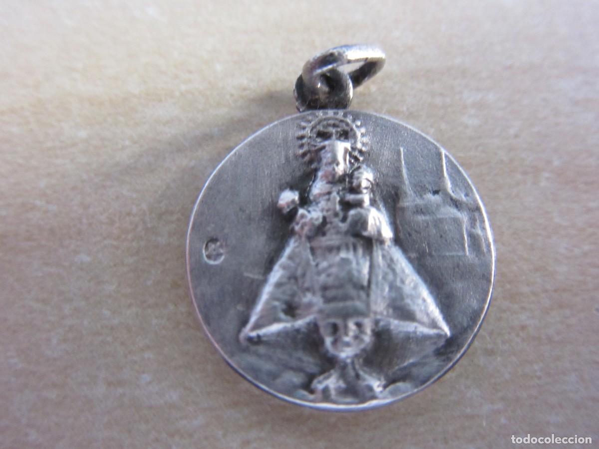 Antiques: Antigua medalla de Plata de la Virgen de Covadonga y Sagrado Coraz&oacute;n Con contraste Di&aacute;metro 1,3 cm