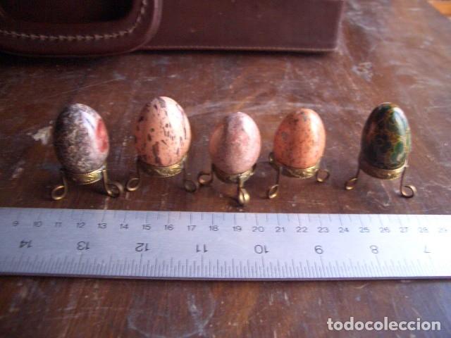 Antig&uuml;edades: Colecci&oacute;n huevos de piedra mineral