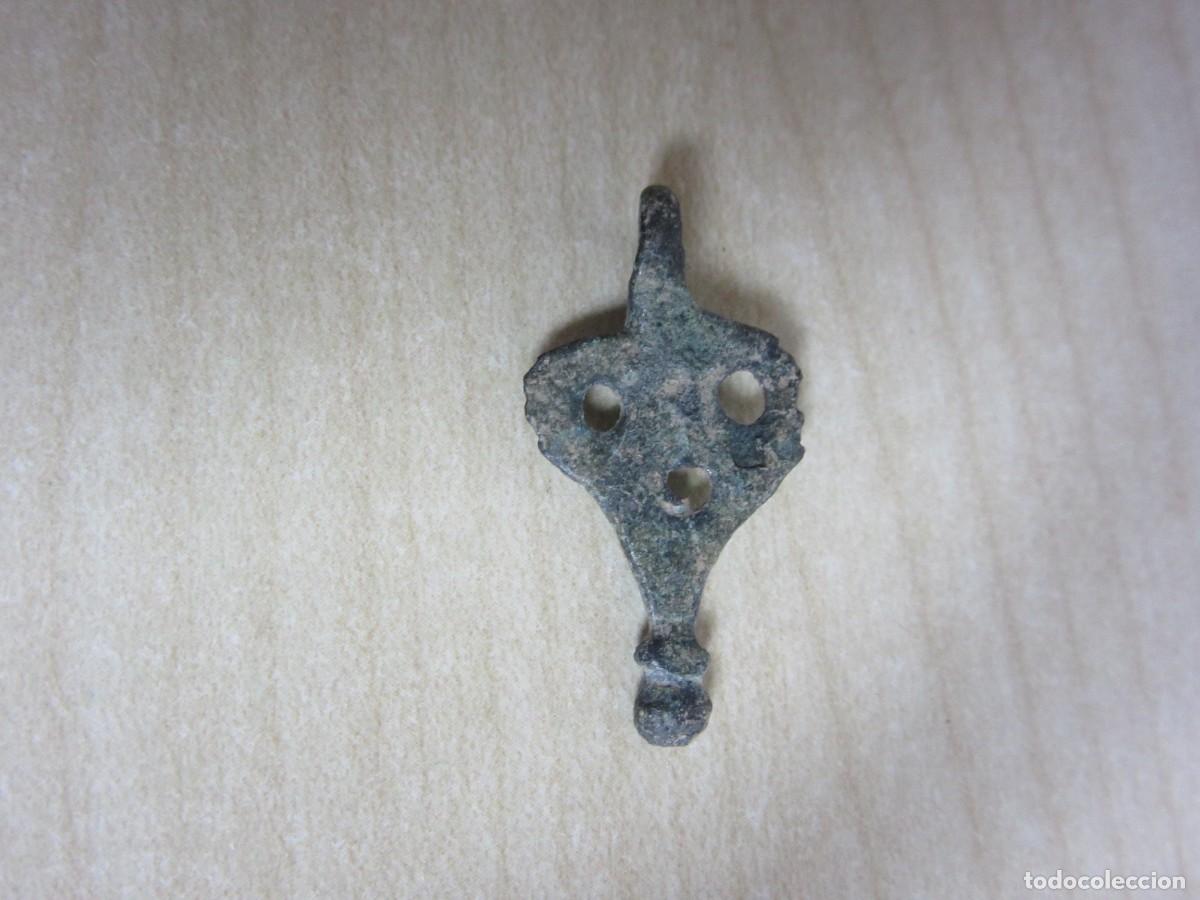 Antiquit&auml;ten: Pinjante probablemente medieval o romano Medidas 2,6 x 1,5 cm