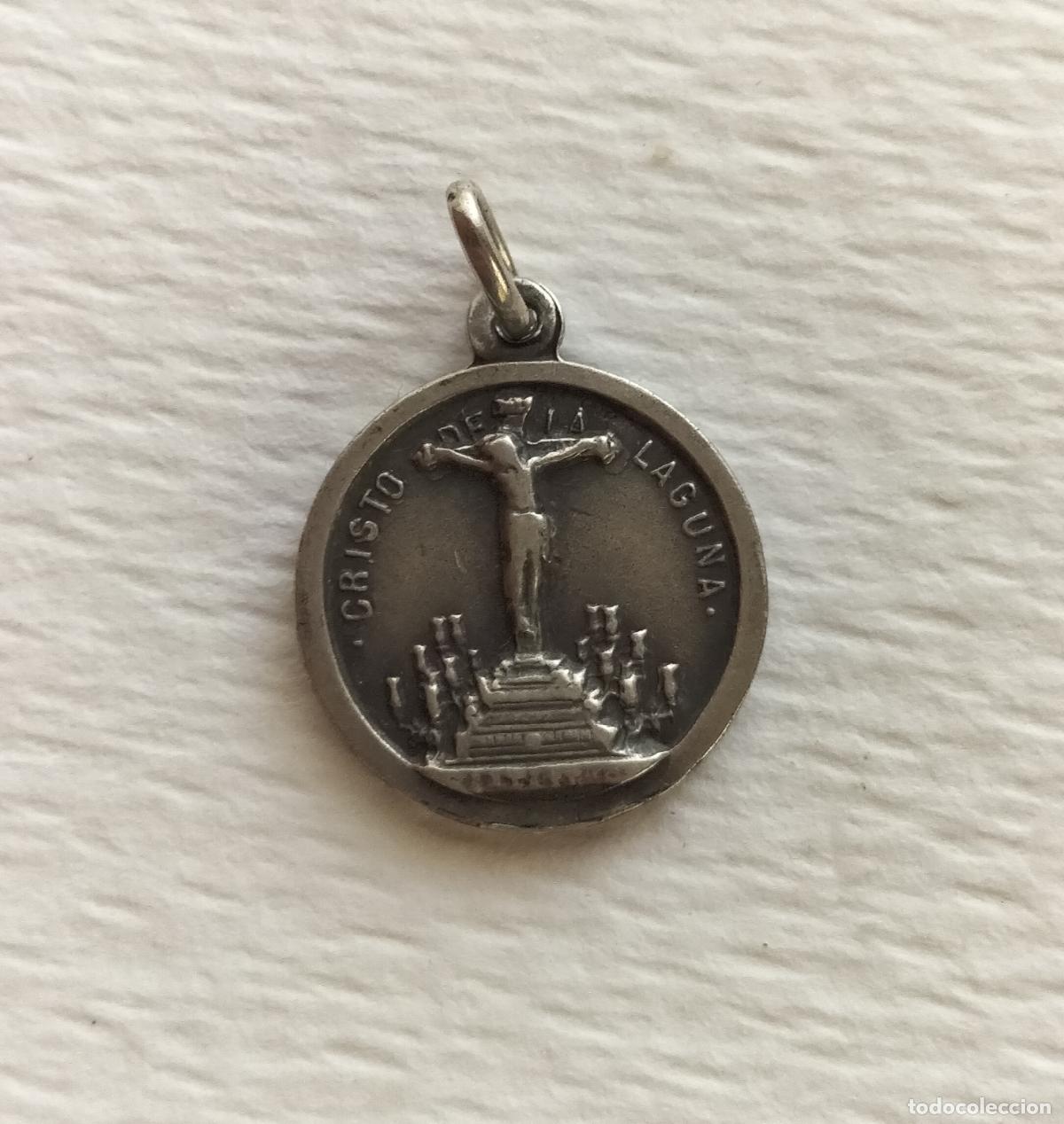 Antig&uuml;edades: MEDALLA DEVOCIONAL EN PLATA DE NUESTRA SE&Ntilde;ORA DE LA CANDELARIA Y EL SANT&Iacute;SIMO CRISTO DE LA LAGUNA.