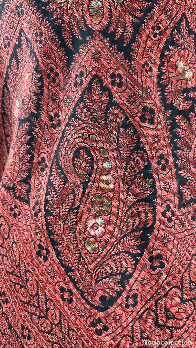 Antig&uuml;edades: Antiguo mant&oacute;n alfombrado - Foto 4