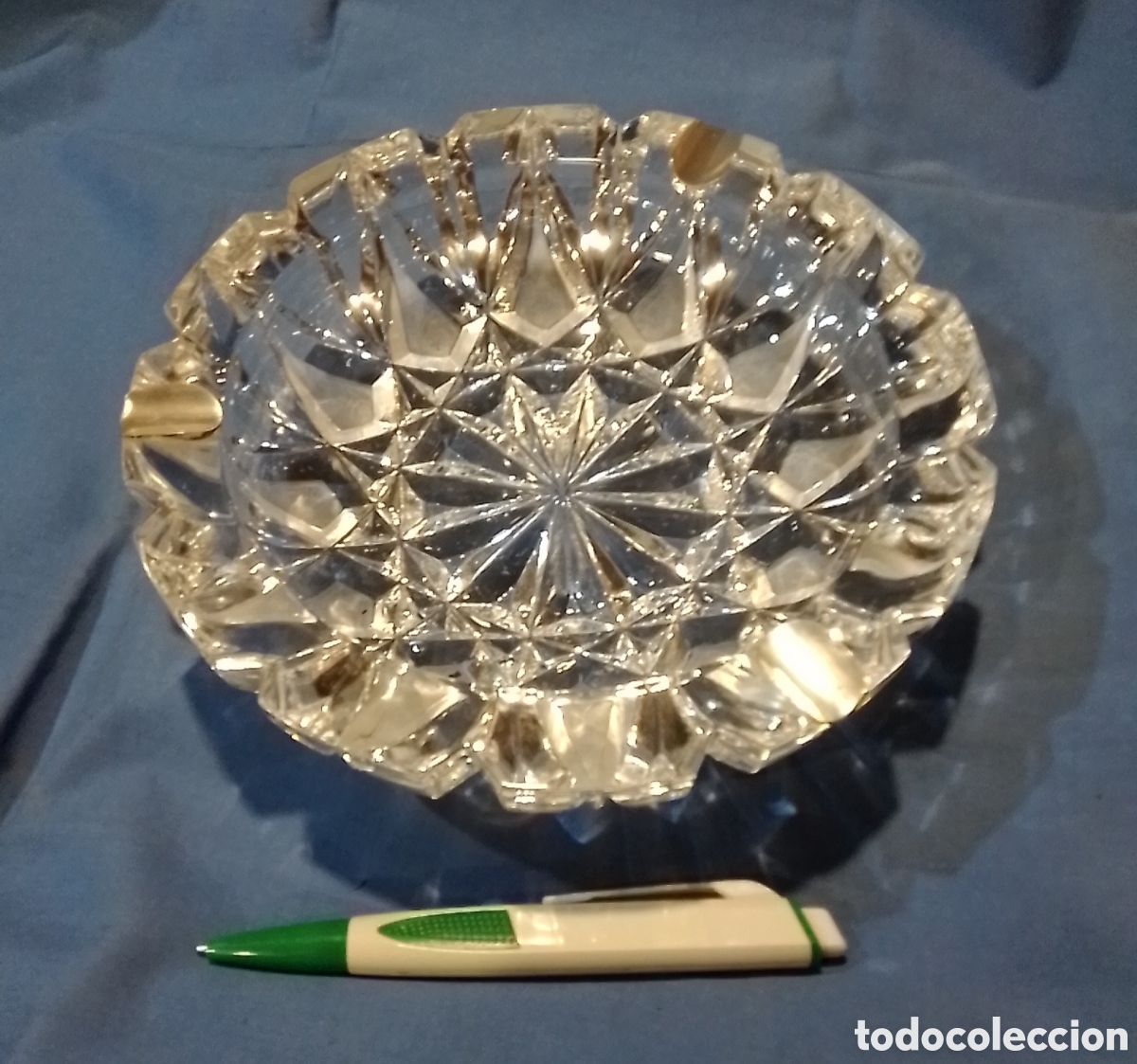 Antig&uuml;edades: Cenicero de cristal y plata