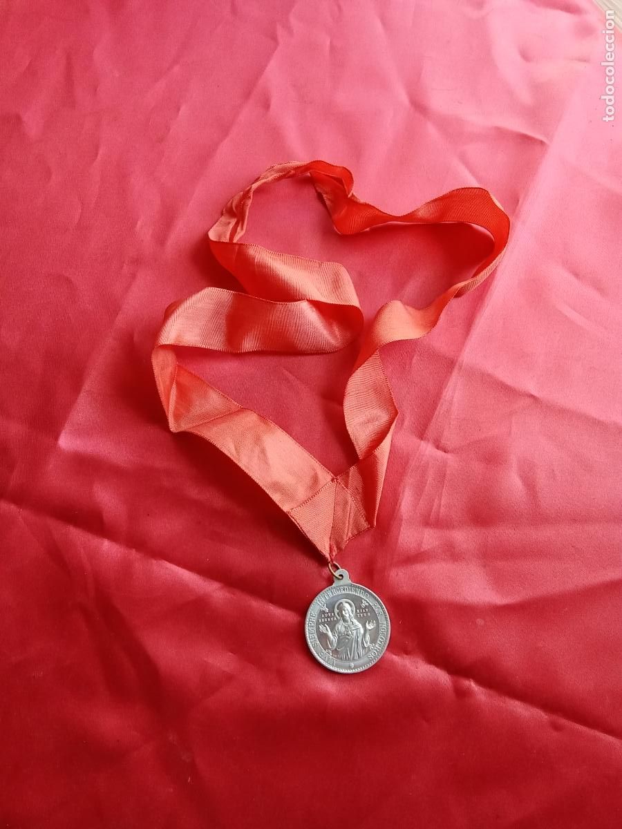 Antig&uuml;edades: Medalla aluminio 1950 Apostolado de la Oraci&oacute;n Caja Medallas