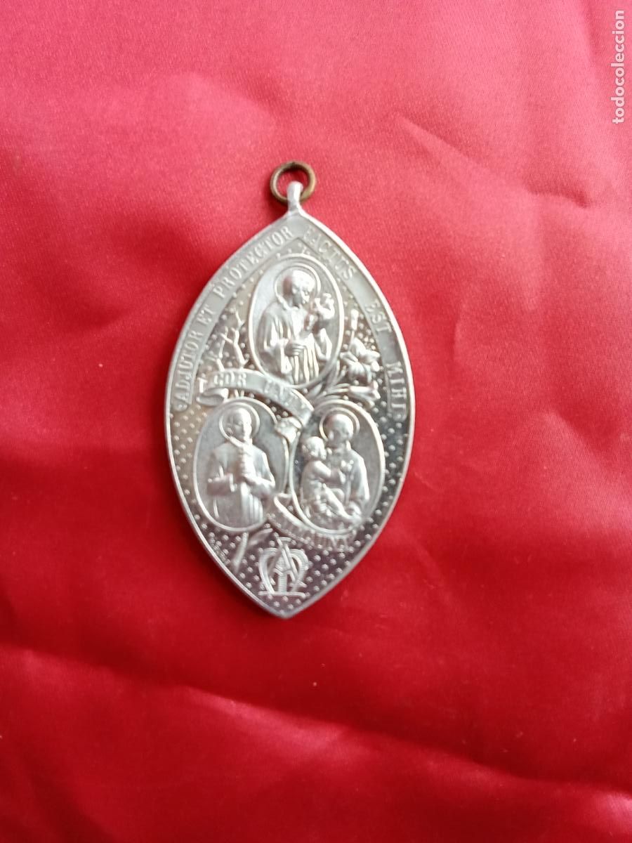 Antig&uuml;edades: Antigua medalla Congregaci&oacute;n mariana. Die&ntilde;o Mart&iacute;n Coronas. Caja Rosarios