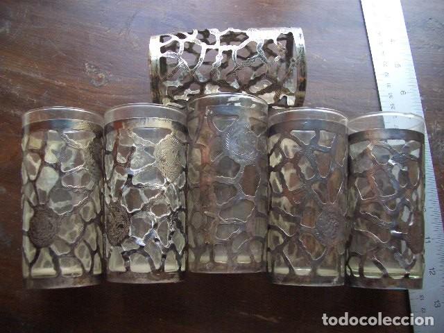 Antig&uuml;edades: juego de 6 vasos antiguos para t&eacute; o licor con fundas caladas de plata de ley u origen