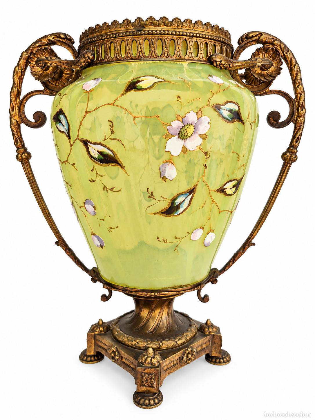Antig&uuml;edades: Decorativo Jarr&oacute;n Art Nouveau - Firma A. Santamar&iacute;a, Barcelona - Bronce y Cristal Opalina Verde