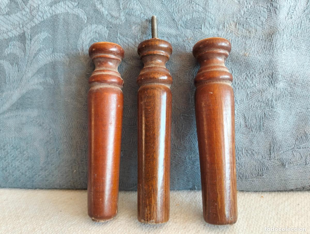 Antiquit&auml;ten: 3 Piezas de madera torneada patas tiradores repuestos para carpinter&iacute;a mueble antiguo a&ntilde;os 60-70