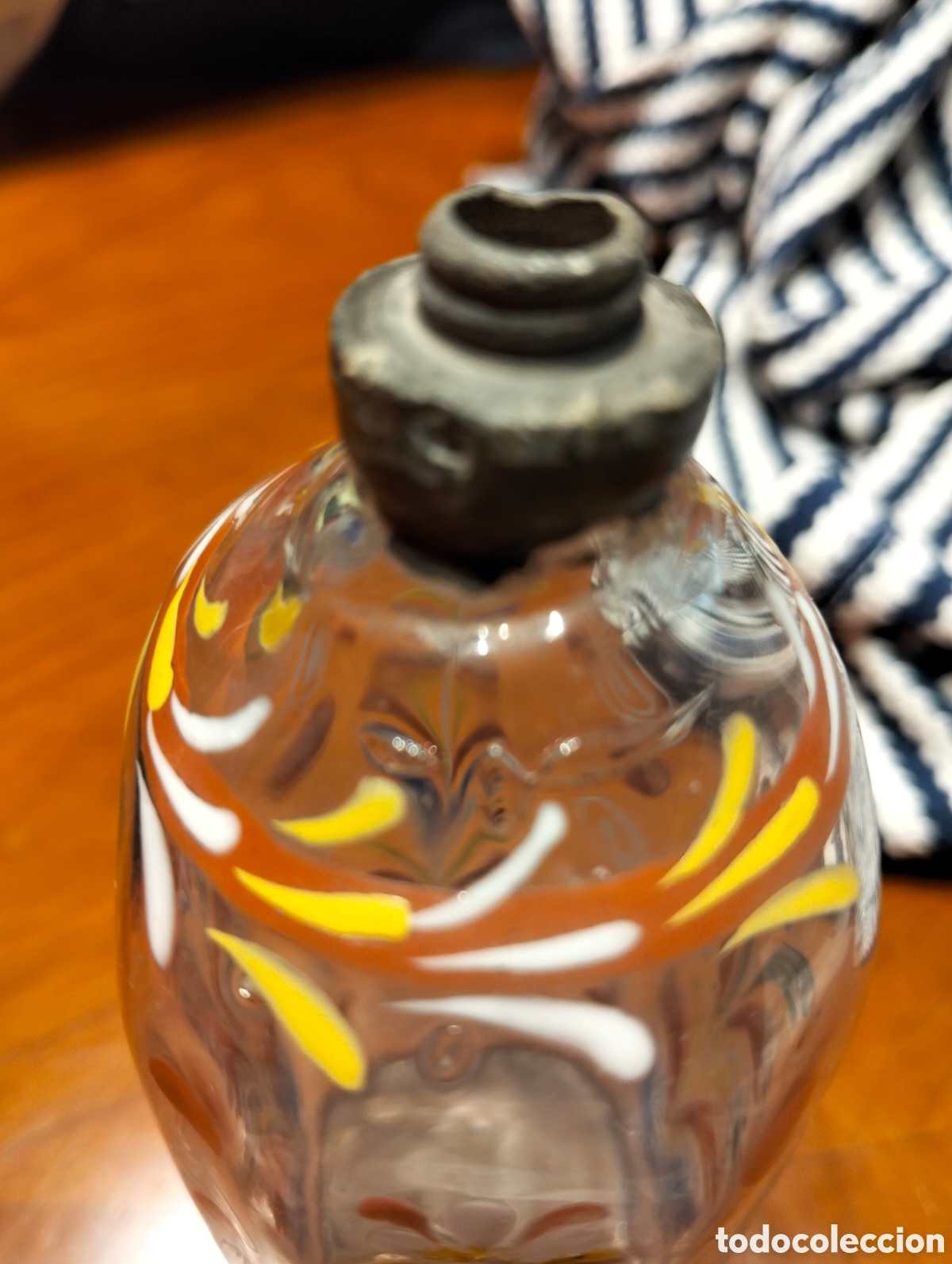 Antig&uuml;edades: Botella de cristal pintada a mano - Foto 3