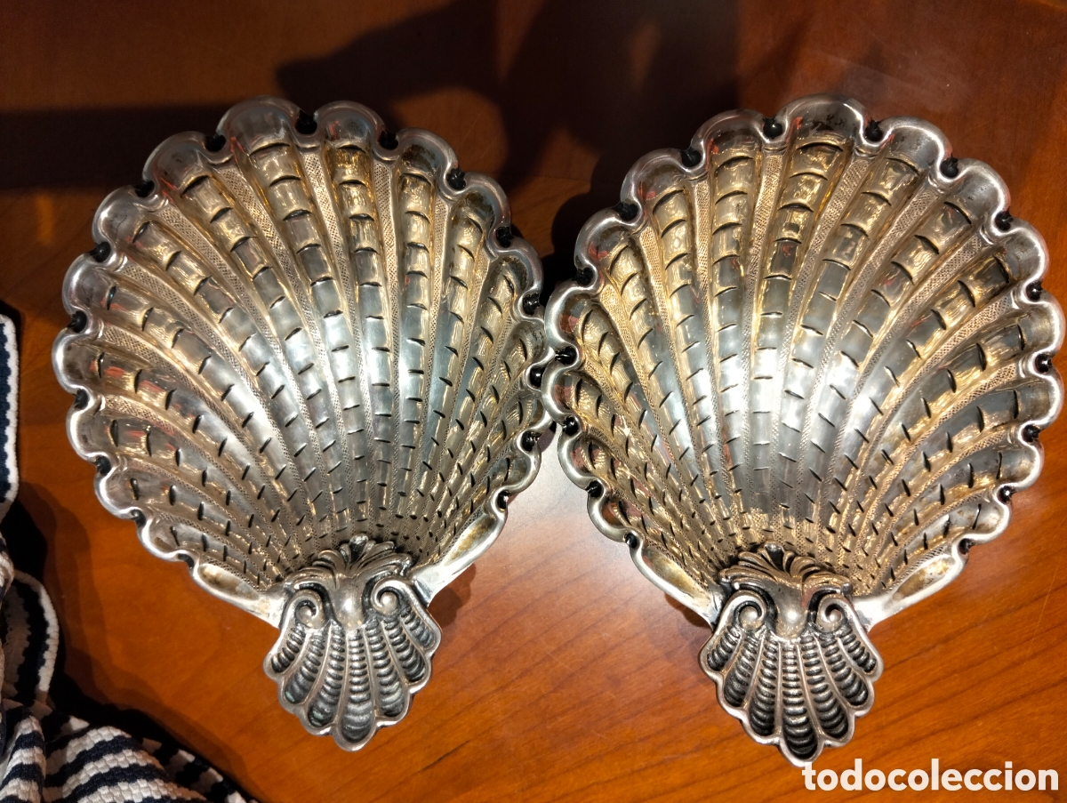 Antig&uuml;edades: Dos conchas bautismales