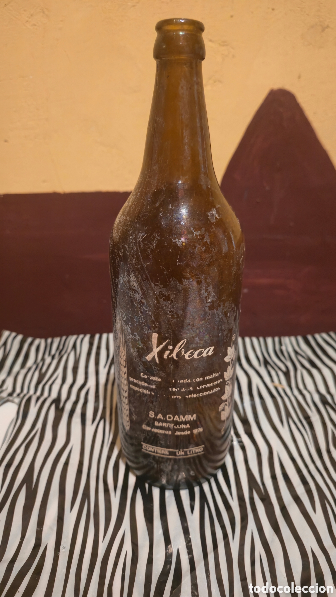 Antig&uuml;edades: Botella de xibeca damm antigua