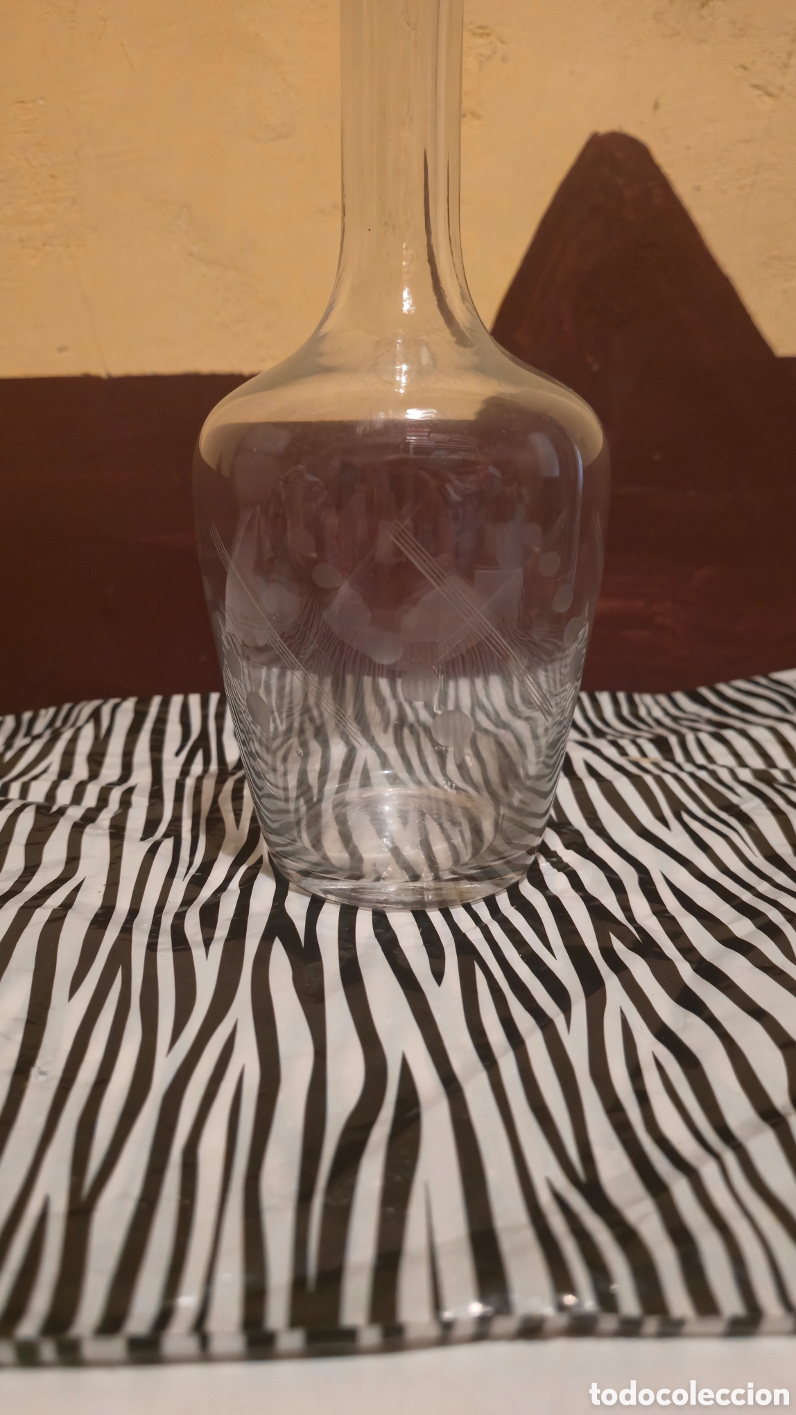 Antig&uuml;edades: Botella licorera de cristal con dibujo - Foto 6