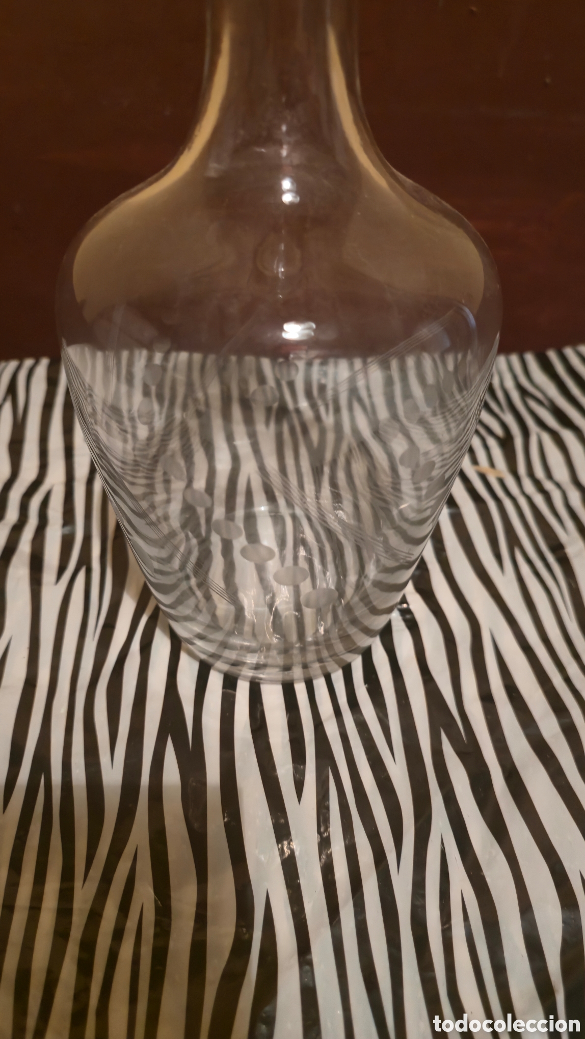 Antig&uuml;edades: Botella licorera de cristal con dibujo - Foto 7