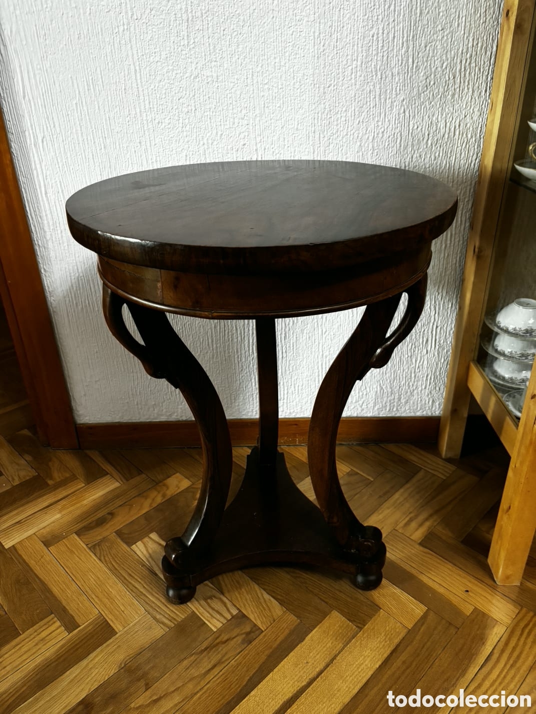 Antig&uuml;edades: Mesa redonda madera estilo ingl&eacute;s