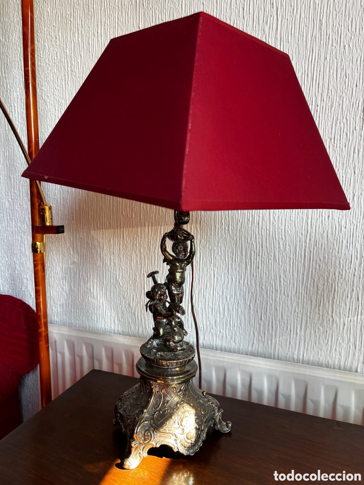 Antig&uuml;edades: L&aacute;mpara de mesa querubines metal