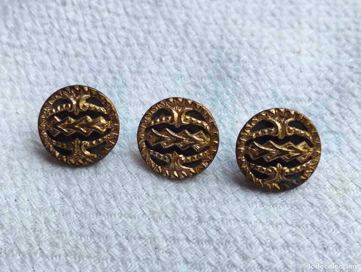 Antiguidades: Lote 3 botones antiguos de traje o americana color dorado negro estilo steampunk
