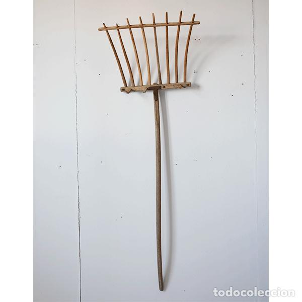 Antiquit&auml;ten: Horquillo agricola de madera