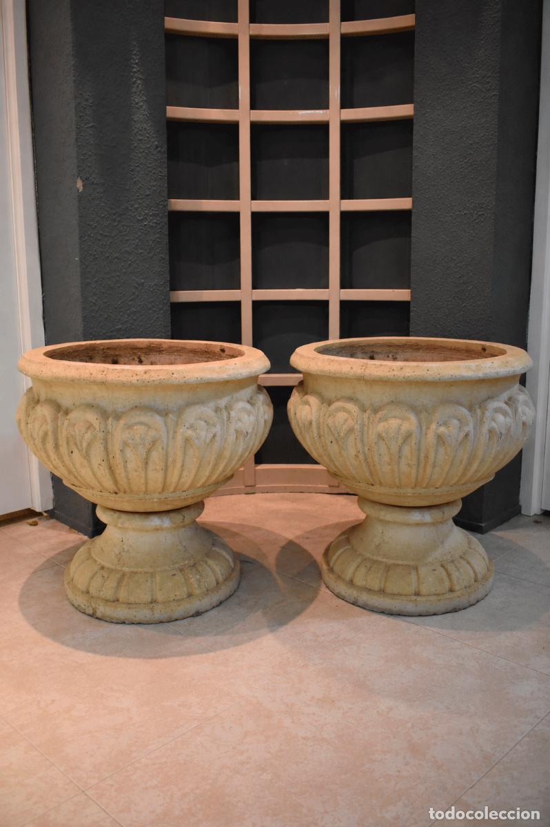 Antiques: Pareja de maceteros copas jardin piedra