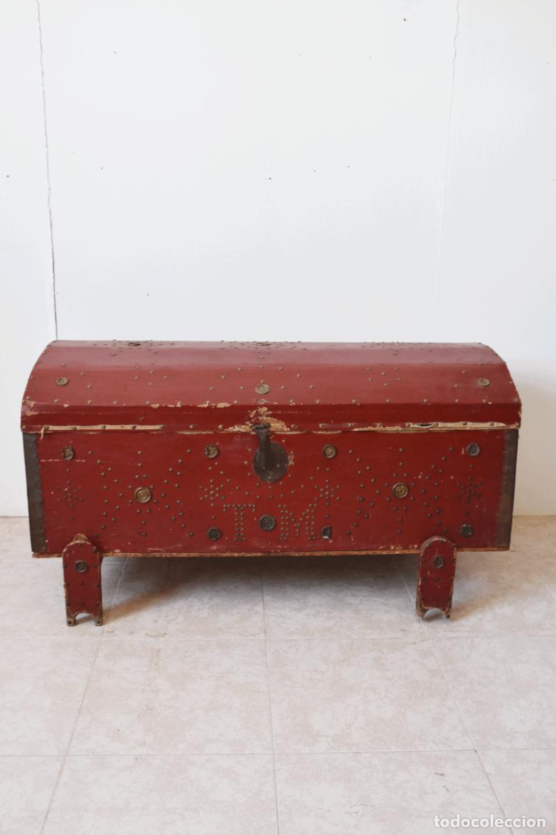 Antiquit&eacute;s: Arcon antiguo rojo madera policromada